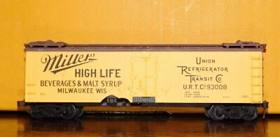 Walthers 40' Ice Reefer ~ MILLER HIGH LIFE ~ Rd# URTC93008 Operating Hatches- HO - Image 1 of 4