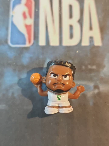 2023 NBA TeenyMates Series 8 Giannis Antetokoumpo Milwaukee Bucks Cover
