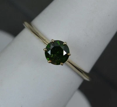 0.50 Carat Green Diamond and 9ct Gold Solitaire Engagament Ring - Image 1 of 4