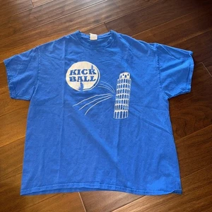 Maglietta Kick Ball Torre Pendente Grafica Blu XL Stile Vintage Divertente Maglietta Sportiva - Foto 1 di 5