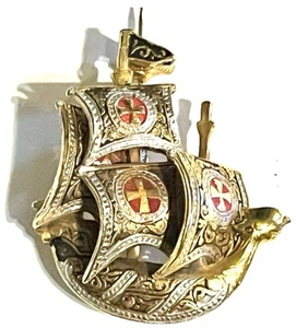 Broche/Pin Velas Vintage Antigua España Damasceno Toledo Barco Tono Dorado - Imagen 1 de 3