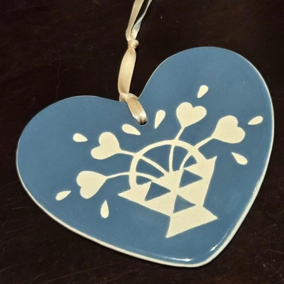 "Colgante de pared corazón esmaltado de cerámica azul hecho a mano 5"" decoración de campo adorno artista" Foto 1 de 4