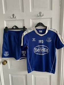REDUCED !! EVERTON SEASON 21/22 TRAINING KIT SIZE 152(age10/11) - Picture 1 of 5