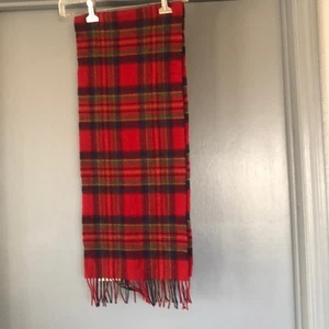 Bufanda 100 % lana irlandesa con flecos nueva sin etiquetas roja verde azul a cuadros 60 pulgadas unisex - Imagen 1 de 4