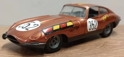 Polistil 1/81 Jaguar XKE 4.2 Diecast Classic Racing Car Model - Image 1 of 4
