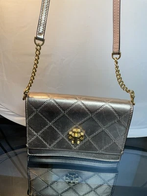 Bolso Bandolera Tory Burch Georgia Turnlock Cuero Acolchado Dorado Metálico Foto 1 de 4