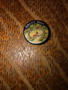 Pin Vintage "RALLY DAY" Iglesia-7/8" Redondo - Imagen 1 de 3