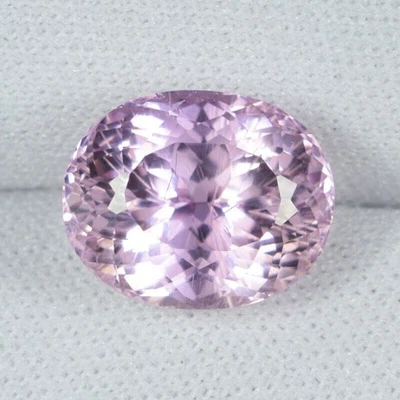 5.34 ct HOT LUSTROUS  LIGHT PINK  NATURAL RUTILE KUNZITE  Oval See Vdo  3240 PZ - Image 1 of 2