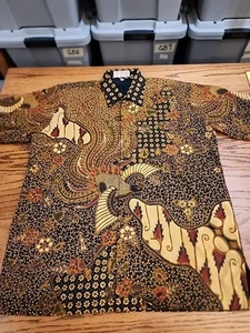 Camisa indonesia Harni para hombre GRANDE S/S estampado gráfico con botones usada en excelente estado. GB37 - Imagen 1 de 9