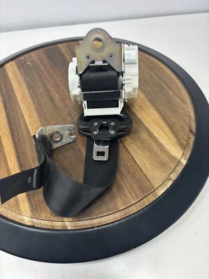 CINTURÓN DE SEGURIDAD TRASERO PASAJERO RETRACTOR NEGRO 2009 LAND ROVER LR2 Foto 1 de 4