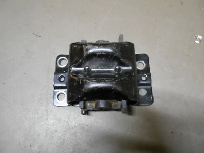1981 81 GM Chevy Chevrolet Camaro 3.8 3.8L Engine Motor Mount Foto 1 de 3