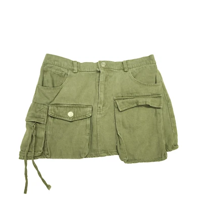 Minifalda cargo verde Charlotte Russe para mujer talla mediana bolsillos usados Foto 1 de 4
