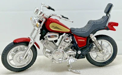 Red Yamaha Virago Motorcycle Motormax Super Bikes Kick Stand Man Cave Room Decor - Image 1 of 4