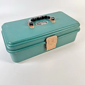 Vintage UMCO 131U green Aluminum/ plastic Fishing Tackle Box for display/ prop - Picture 1 of 21
