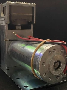 Thomas vacuum pump 8009-2010 - Picture 1 of 6