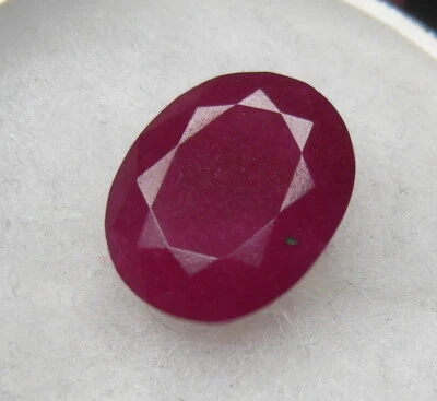 BEAURIFU 07 CT OVAL SHAPE NATURAL EARTH MINED RED RUBY GEM STONE FROM SRI LANKA  - Image 1 of 4