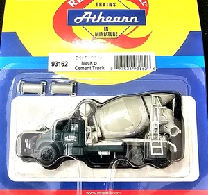 RTR Athearn Erie Builders Mack B Cement MIXER Truck BUILT-LAYOUT/DISPLAY-GREEN - Picture 1 of 6