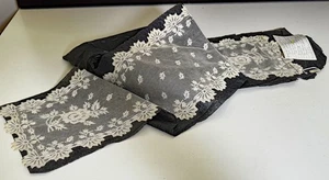 Antica sciarpa in pizzo fatta a mano - vecchio magazzino ZZ590 - Foto 1 di 7