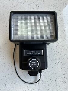 Vivitar 285 zoom thyristor flash with sync cord Tested Working