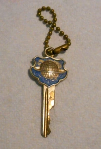 Vintage alter 40er 50er Olds blau emailliertes Wappen Zündschlüssel Saturn Logo + Kette - Bild 1 von 4