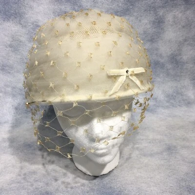 Sombrero de tul remolino vintage SUAVE marfil 1960 MOD velo de red Foto 1 de 4