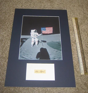 ALAN SHEPARD 1ST AMERICAN IN SPACE & APOLLO 14 AUTOGRAPH & PHOTO DISPLAY PAAS - Bild 1 von 3