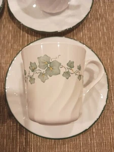 Set of 4 Corelle Corningware Callaway Green Ivy Pattern Coffee Cups And Saucers - Bild 1 von 7