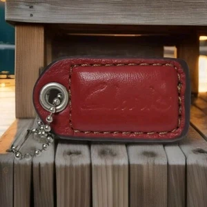 Seltene Vintage Clarks rot genäht Leder Anhänger/Anhänger Handtasche Designer Tasche 2" x 1" - Bild 1 von 5