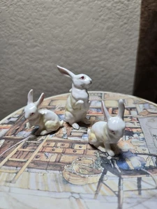 3 miniature vintage Lefton Bone China coniglietto coniglietti Giappone  - Foto 1 di 12