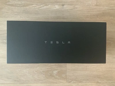 NISB Tesla Cybertruck Official Diecast Model Scale 1/18 Genuine - Image 1 of 4