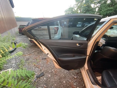 Used Rear Left Door Assembly Rear Side fits: 2013 Nissan Maxima w/o automatic up Foto 1 de 4