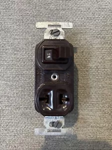 Vintage Eagle Bakelite Combo Quiet Switch & Receptacle 15A 125V Brown - Picture 1 of 7