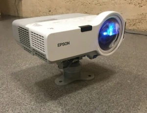 Epson LCD Short Throw Home Theatre Projector EMP400W & Ceiling Mount - Picture 1 of 12