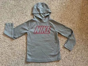 Boys size 6 Nike dry fit long sleeve hoodie - Picture 1 of 4