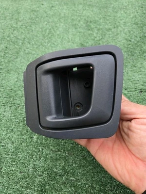 Manija de puerta interior delantera izquierda del lado del conductor gris Honda Ridgeline 2006-2014 Foto 1 de 4