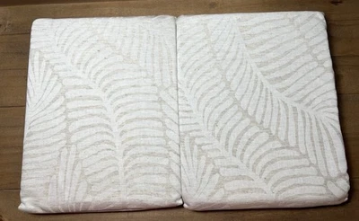 Juego de 2 cortinas transparentes naturales West Elm Trailing Fern 48”x 108” Foto 1 de 4