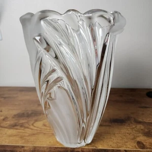 Mikasa Vintage Lead Crystal Swirl Pattern Vase 9.5in. - Picture 1 of 5