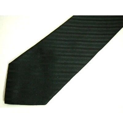 Corbata Taylor & Wright Para Hombre Negra Sutil Rayas Lavable a Máquina Ajustada Foto 1 de 4