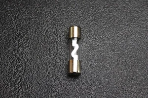 1 PCS 70 AMP AGU FUSE FUSES NICKEL PLATED INLINE GLASS CAR 1 7/16 x 3/8 AGU70 - Picture 1 of 8