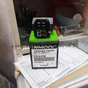 Genuine OEM Starter Motor Relay Magnetic 27010-0792 Fits 10-16 Kawasaki ZX600 - Foto 1 di 1