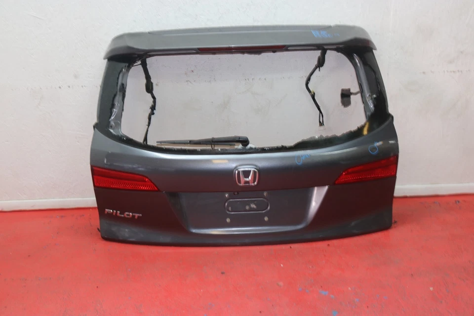 2019 2022 HONDA PILOT REAR LIFTGATE SHELL OEM WITH CAMERA Foto 1 de 4