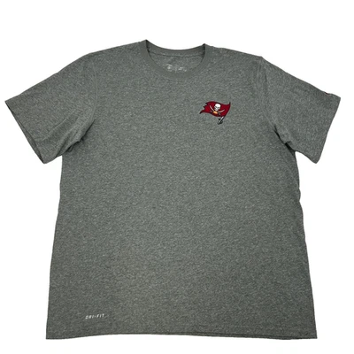 Camisa Tampa Bay Buccaneers Para Hombre Grande Gris Nike Dri-Fit NFL Entrenamiento Foto 1 de 4