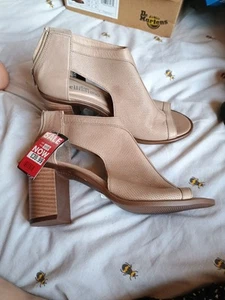 Bellissimo Beige Leather Peep Toe Shoes Size 4 New - Picture 1 of 8