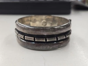 Vintage Taxco TH-105 925 Sterling Silver Hinged Bracelet Made In Mexico - Picture 1 of 9