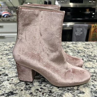 Free People Cecile Blush Pink Velvet Booties Crushed Velvet Size US 7.5 EU 38 - Image 1 of 4