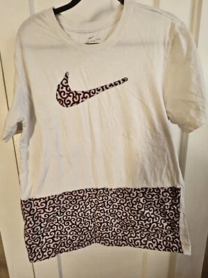 CAMISETA NIKE roja FLORAL SWOOSH, parte inferior delantera 100% algodón mujer talla XL Foto 1 de 4