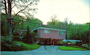 Vintage CT Connecticut Postcard Candle Shop Danbury Road Ridgefield 1970's - Picture 1 of 3