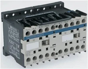 1x LC2K0910FE7 Schneider Reversing Contactor 110V AC Coil 3 Pole 9A 4kW 3NO 440V - Picture 1 of 1