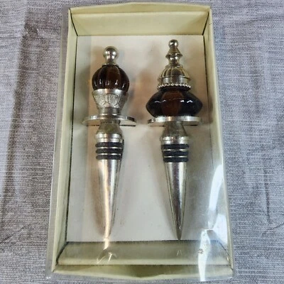 NIB Винные пробки Янтарное стекло и нержавеющая сталь Тяжелый набор Kirkland's из 2 неиспользованных - Изображение 1 из 4