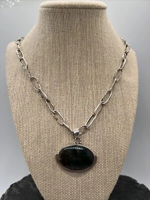 Colar clipe de papel esterlina artesanal vintage feito à mão 20 pol. e pedra verde esterlina  - Imagem 1 de 4